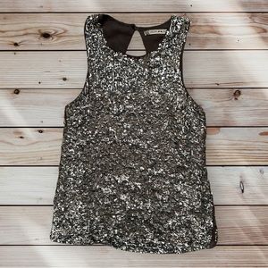 CHELSAE & VIOLET Women’s Sleeveless Sequined Top in Silver/Charcoal